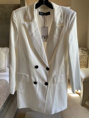 Zara Cream Double-Breasted Blazer with Dark Buttons